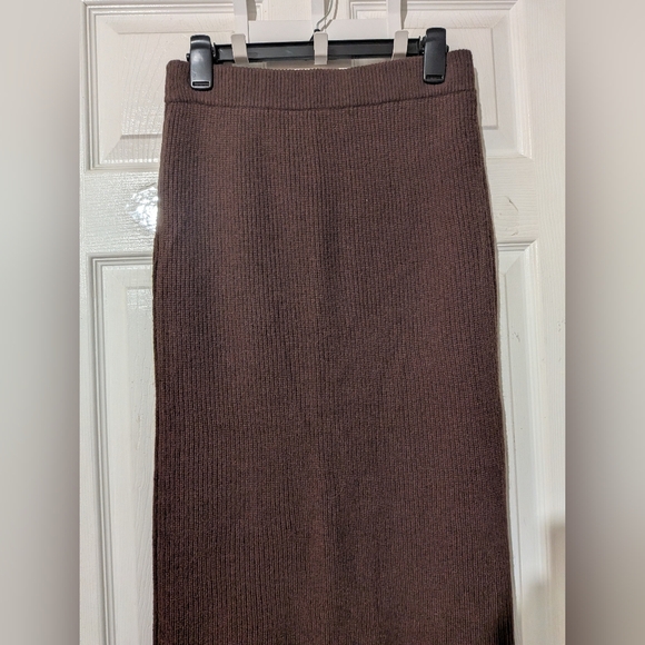 Commense Turtleneck Knit Top and Maxi Skirt Set - Picture 16 of 16